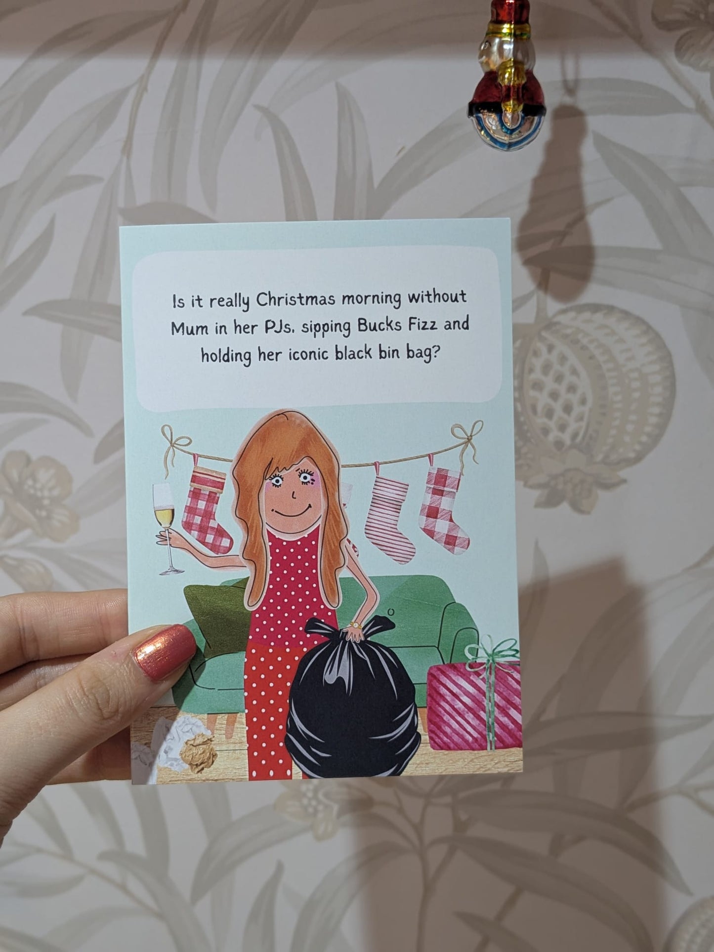 Funny Christmas Card – Mum Christmas Morning bin bag duties - Xmas Gift for Mum A6